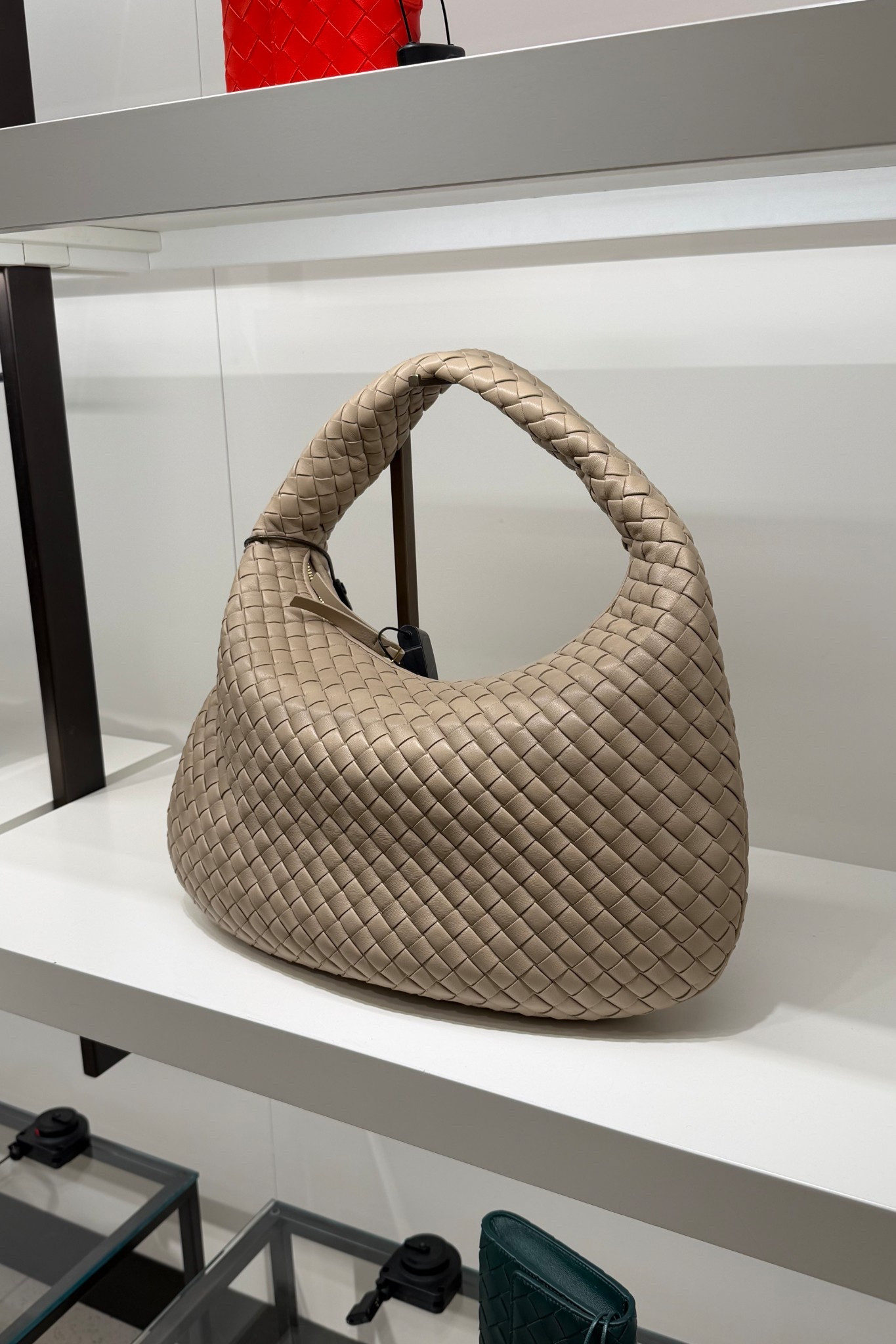 On my wishlist: Bottega Veneta Veneta medium in ecru🍦

#LTKSeasonal