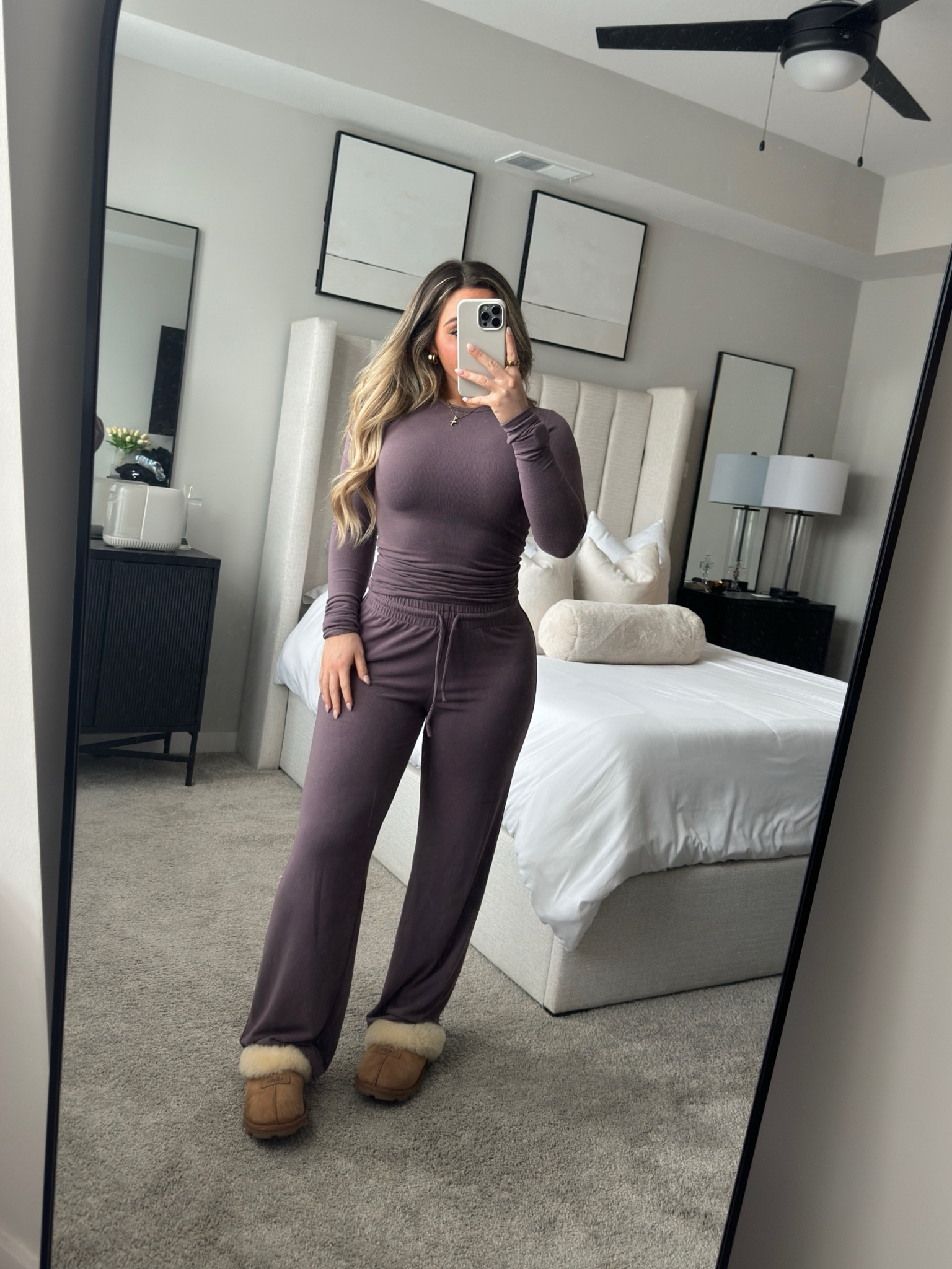 cutest lounge set from Aritzia | wearing top + bottom in size S! 