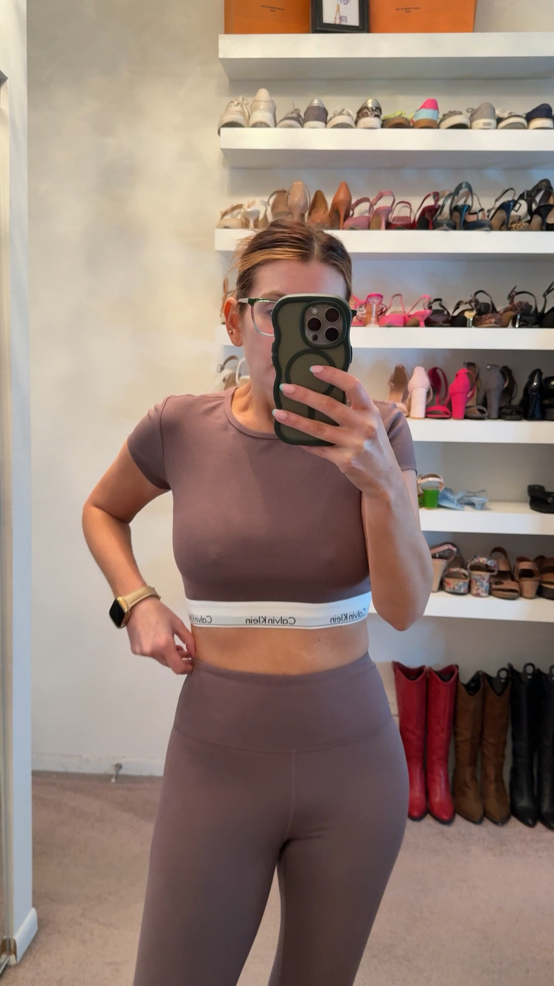 Calvin Klein activewear set on sale @Macys 

Top (size small)
Leggings (size small)
Bralette (size medium)

Chocolate brown, loungewear, leggings, workout clothes, yoga outfit, crop top

#LTKootd #LTKActive #LTKSaleAlert
