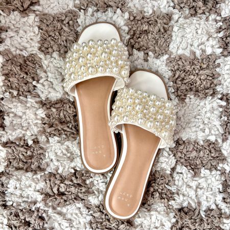 Very cute pearl slide sandals for the summer! 

#LTKShoeCrush #LTKStyleTip #LTKFindsUnder50