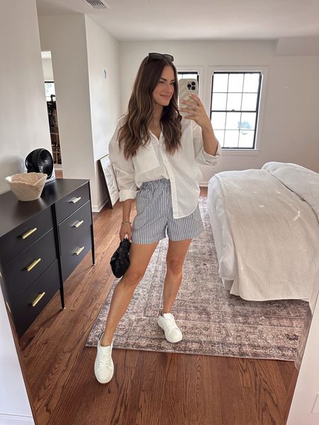 How cute are these shorts? I love a good cute but casual look for a day full of errands. I’m wearing a size XS in everything & my sneakers run TTS. 
