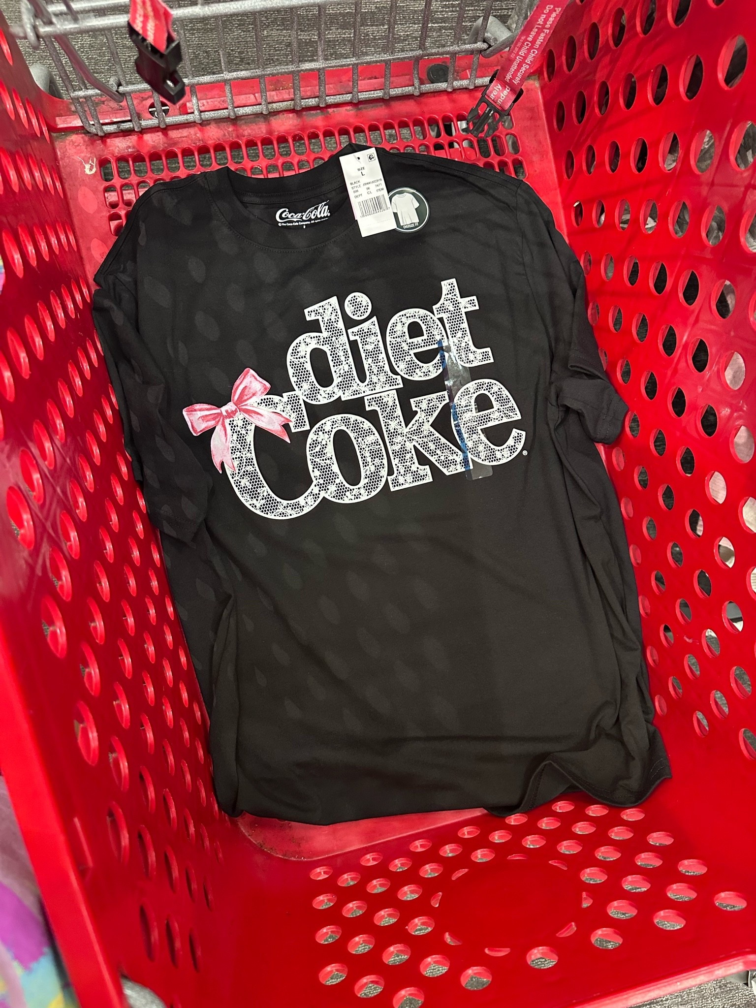 Love the lace print and pink bow 🎀 on this Diet Coke graphic tee 😍!

#LTKmomlife #LTKSaleAlert #LTKootd