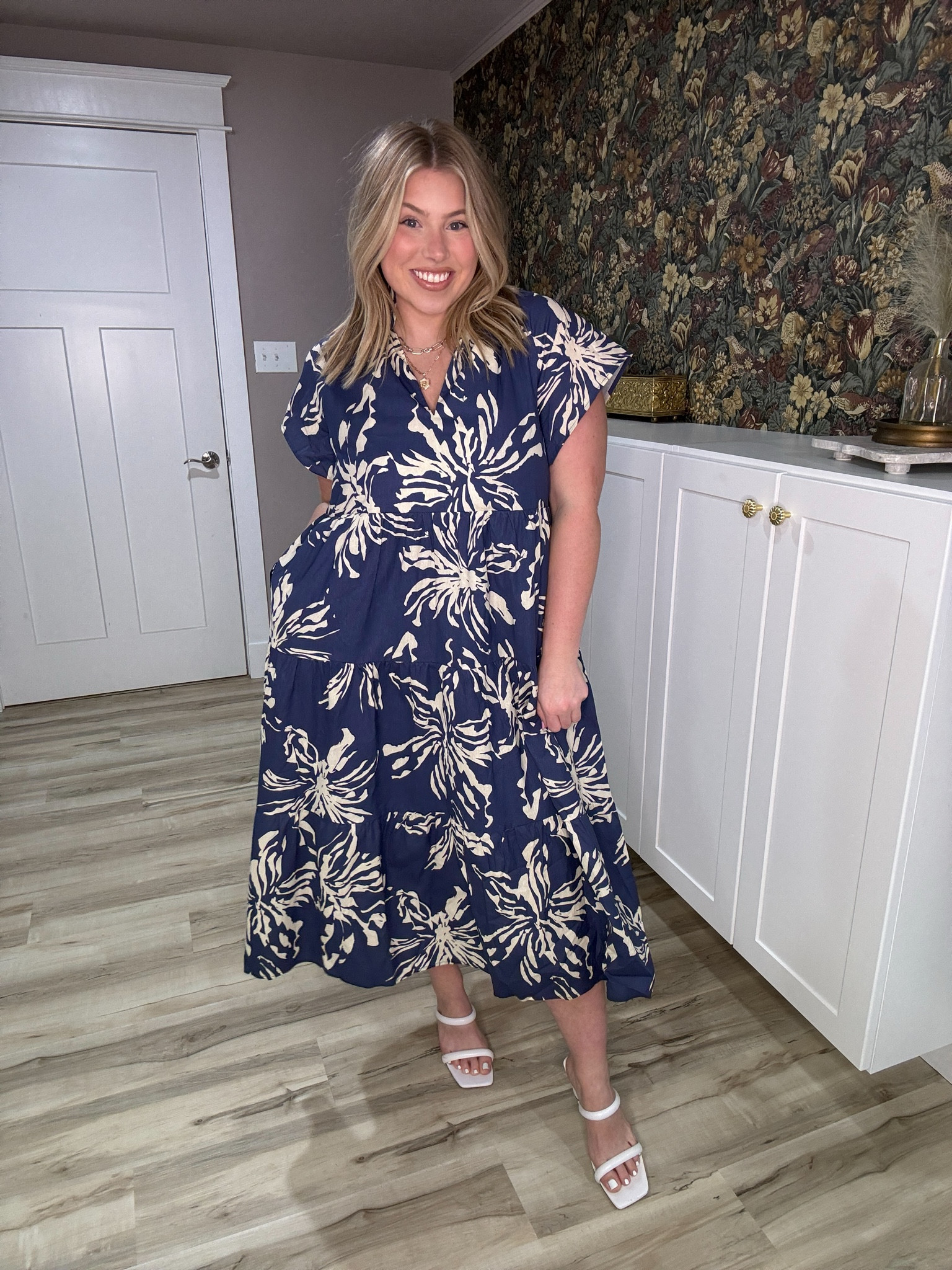 Size large 

#LTKmidsize #LTKstyletip