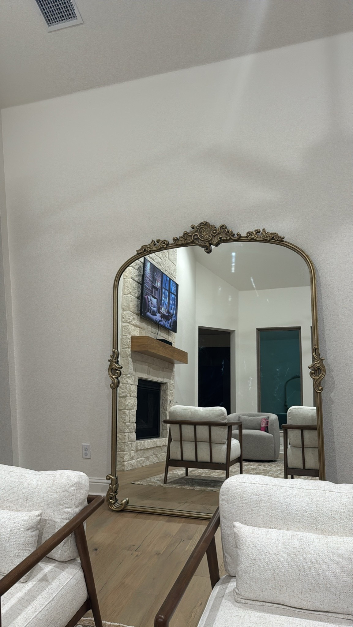 perfect oversized floor mirror ✨