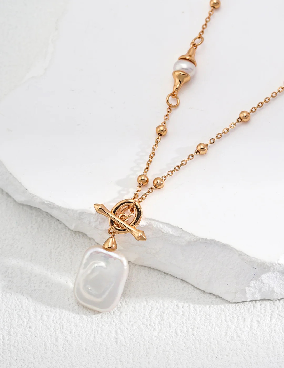 Pearl Toggle Necklace | 18k Gold Jewelry by Apelila | Apelila Jewelry