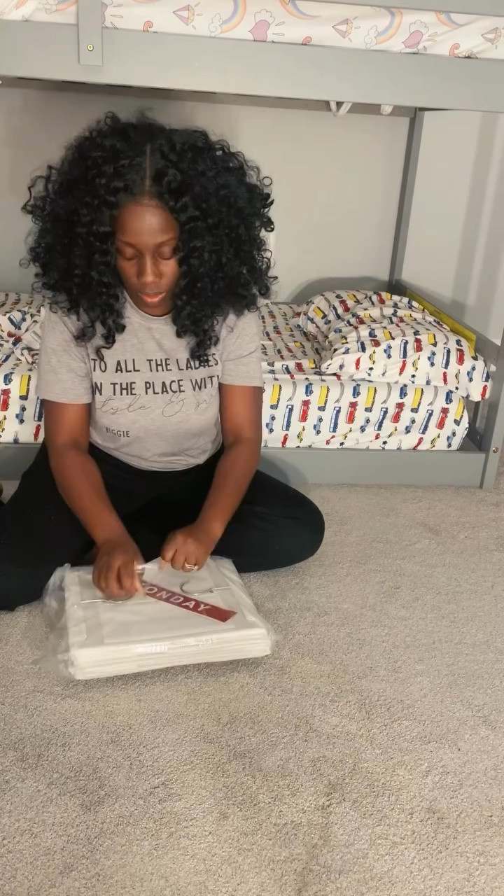 I think I finally found an organizer to replace my old system! 🏆

What is one thing that you do to set your week up for success?