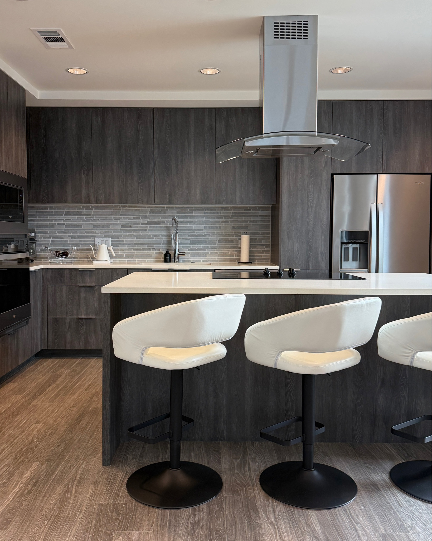 Black and white kitchen barstools from Amazon 🤍

Amazon kitchen finds, Amazon home finds, kitchen essentials, black and white kitchen, neutral kitchen, modern kitchen 

#LTKHome #LTKSeasonal #LTKFindsUnder100