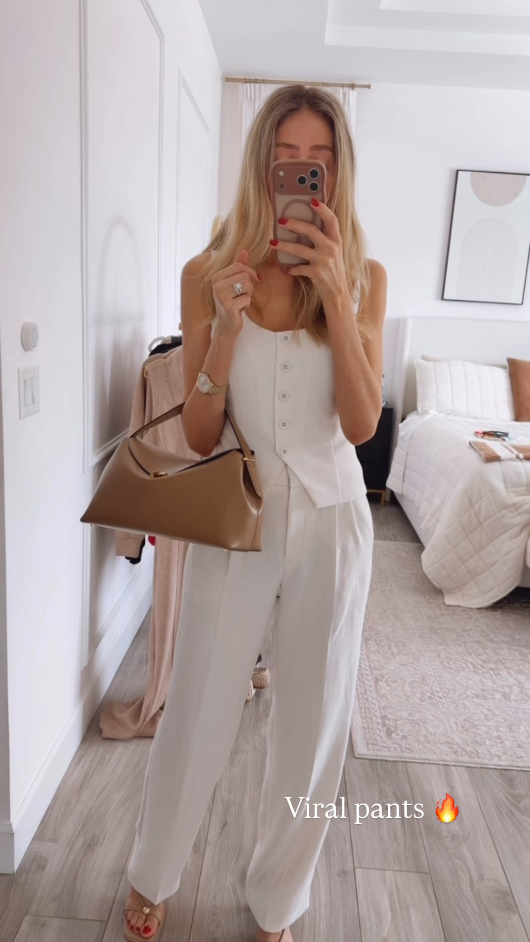 Viral aritzia pants 🔥 sooo good! Wearing the long version 
Size 4 
I am 5’9” fir your reference 


#LTKWorkwear #LTKTall #LTKOver40