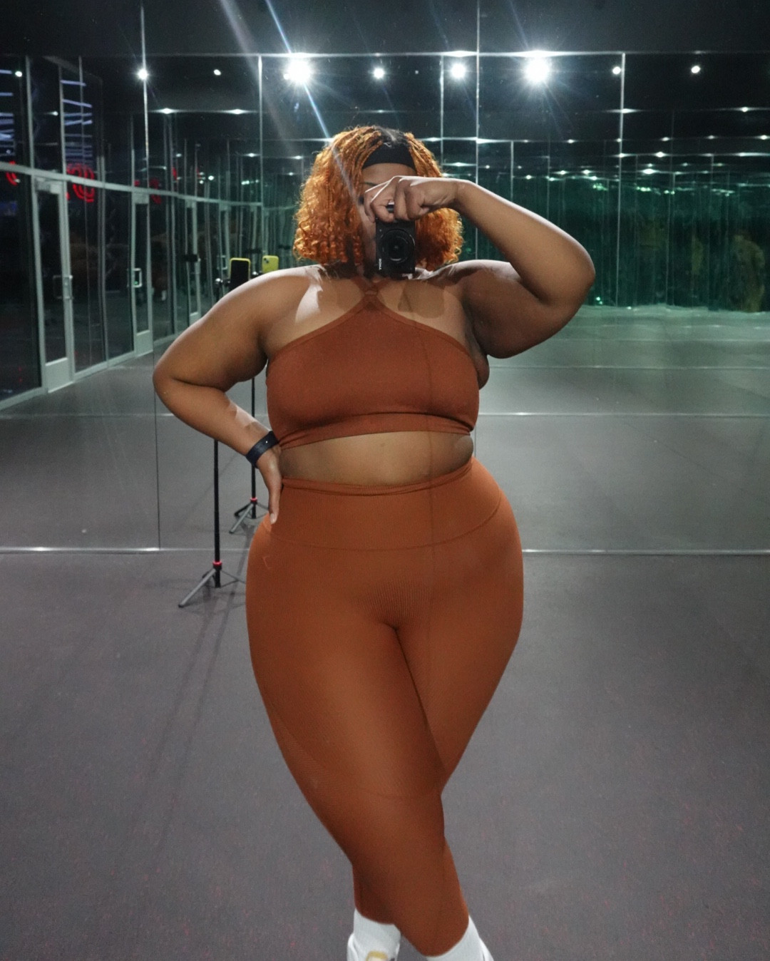 Orange Fever 🧡

Gymshark Set 

Leggings - Ribbed Leggings 
Size - XL

Bra - Adapt Fleck Seamless Halterneck Bralette 
Size - XL
**This item is sold out

https://www.gymshark.com

#LTKPlusSize #LTKBeauty #LTKActive