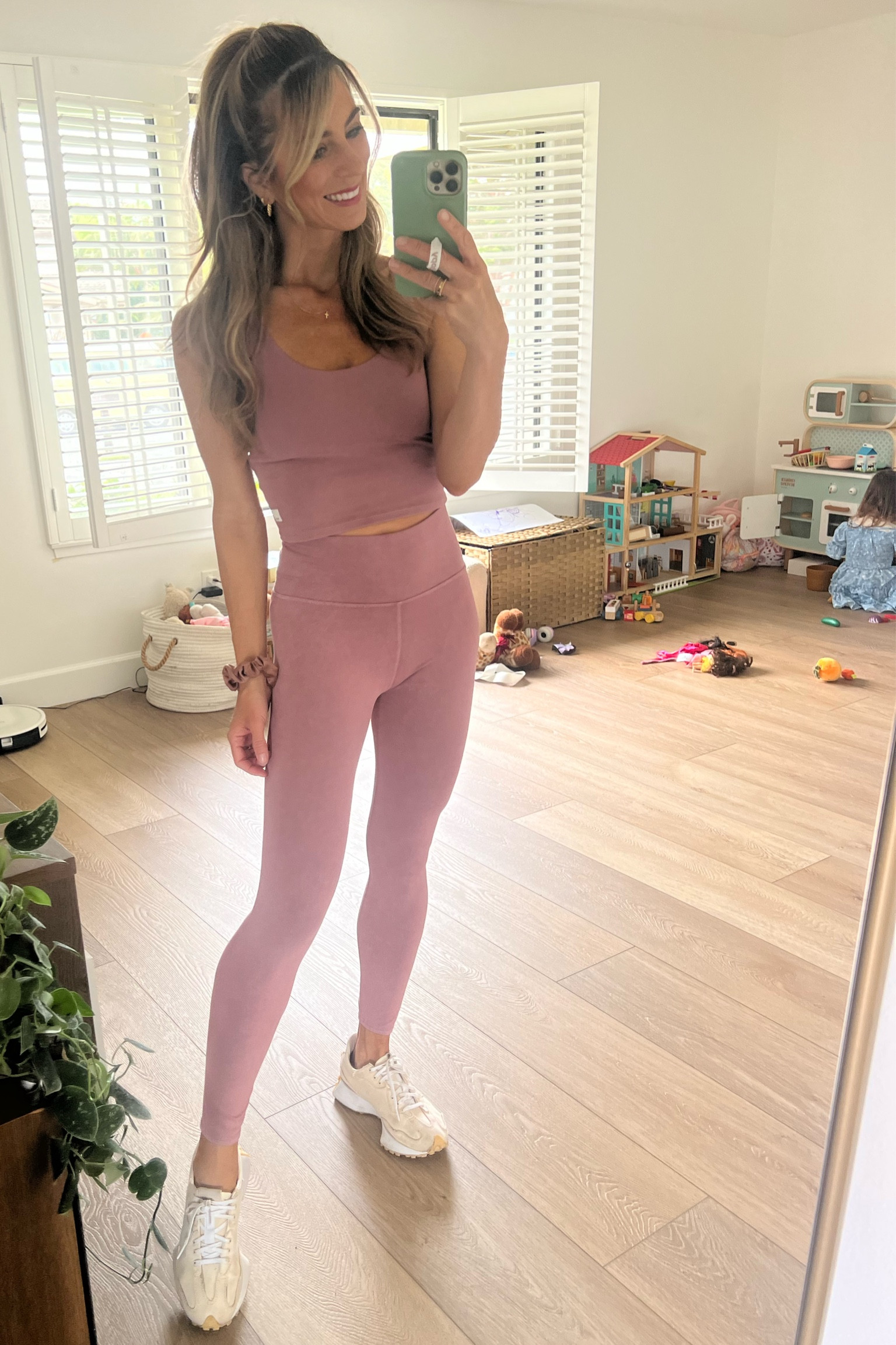 New washed studio legging & washed daily crop from Vuori. I’m obsessed. Wearing XS in both this color Marsala. Vuori outfits, workout outfits, fit

#LTKfit #LTKFind #LTKtravel