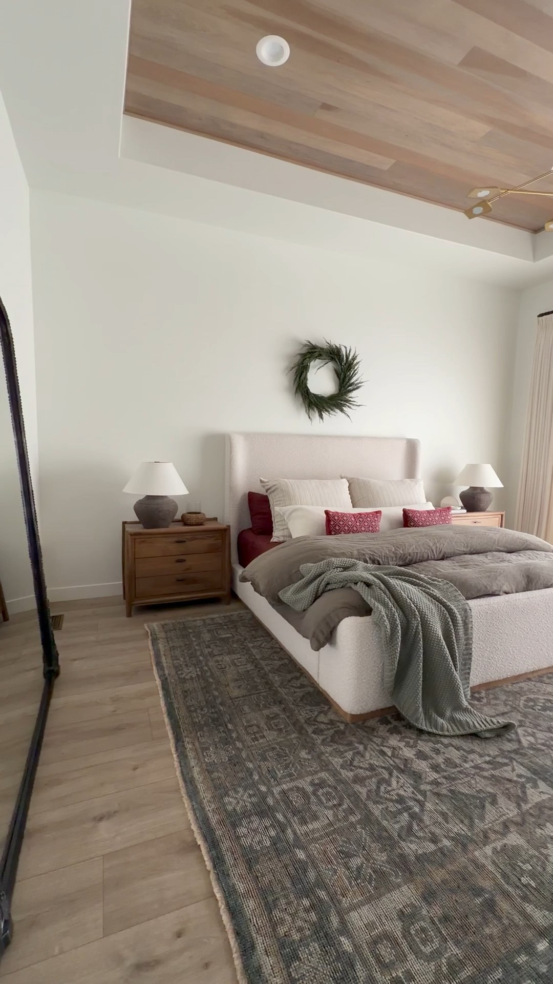 The coziest holiday bedding from @onequince! These are the European Linen Sheets in burgundy, paired with a European Linen Duvet cover in dusty olive and Cotton Fisherman Throw in dried sage.  ♥️ I’m loving the mix of bold colors for the holidays! #quincepartner


#LTKHome #LTKHoliday #LTKGiftGuide