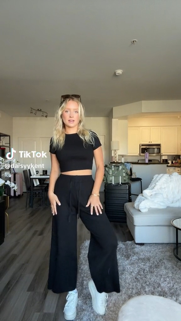 Travel Day Fit
Petal & Pup
Reebok
Amazon 
Electric Picks

#LTKStyleTip #LTKTravel