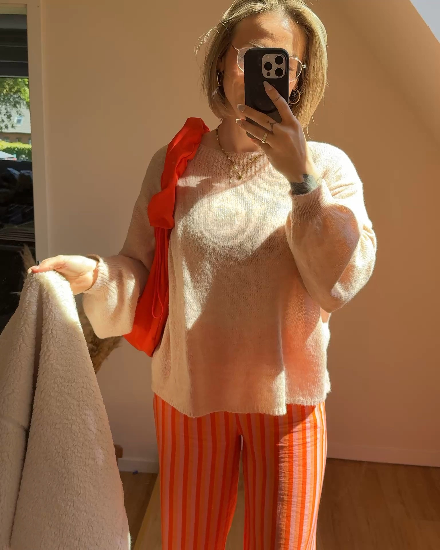 Outfit of the day schön sonnig bunt 😍✨🧡❤️ #bunt #otto #streifen #gestreift #strickpullover #palazzohose #teddyjacke #teddy #frühlingsoutfit #orange

#LTKdeutschland #LTKspring #LTKstyletip
