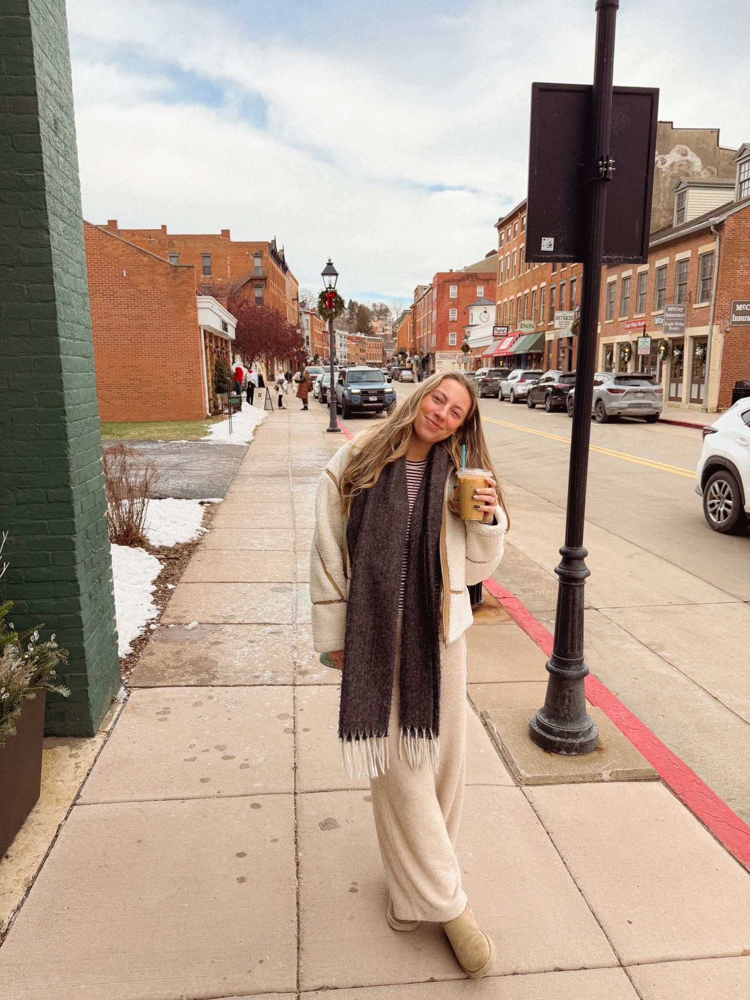 Cozy fit from Galena trip💖
.
.
#cozyoutfit #sweats #winterjacket #comfortclothes #bumpfriendly 

#LTKootd #LTKBump #LTKSaleAlert