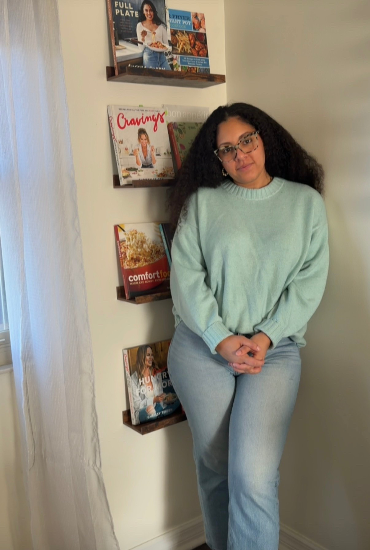 Sweater weather and jeans 

#LTKSeasonal #LTKmomlife #LTKMidsize