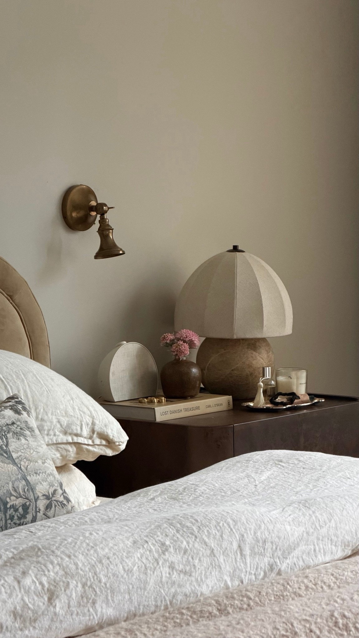 nightstand styling 

bedroom, marble table lamp, brass sconce, nightstand essentials, bedroom

#LTKHome