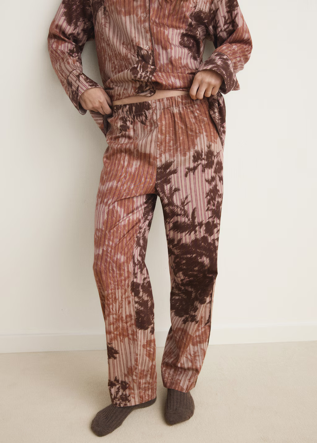 Pyjama bottoms with blurred print | MANGO (UK)
