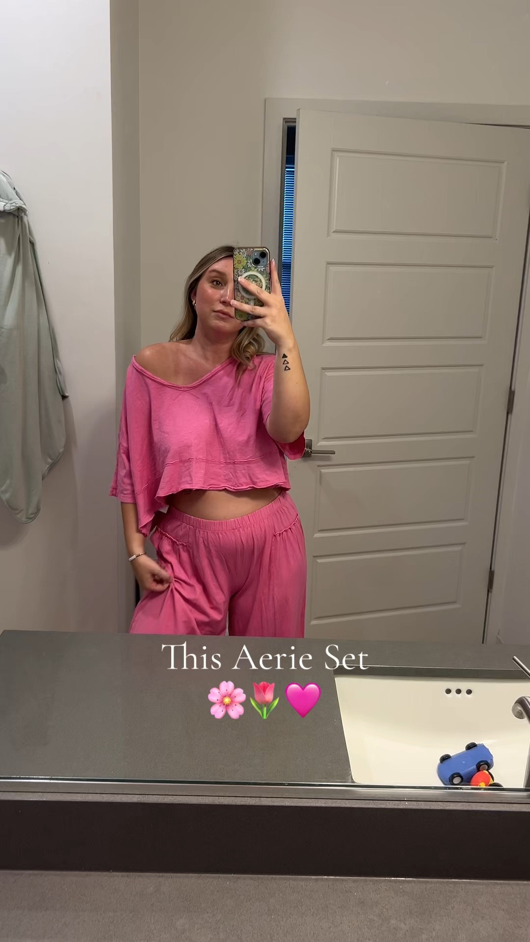@Aerie  matching set 
Wearing a medium in both the top and bottom 

#LTKMidsize #LTKootd #LTKBump
