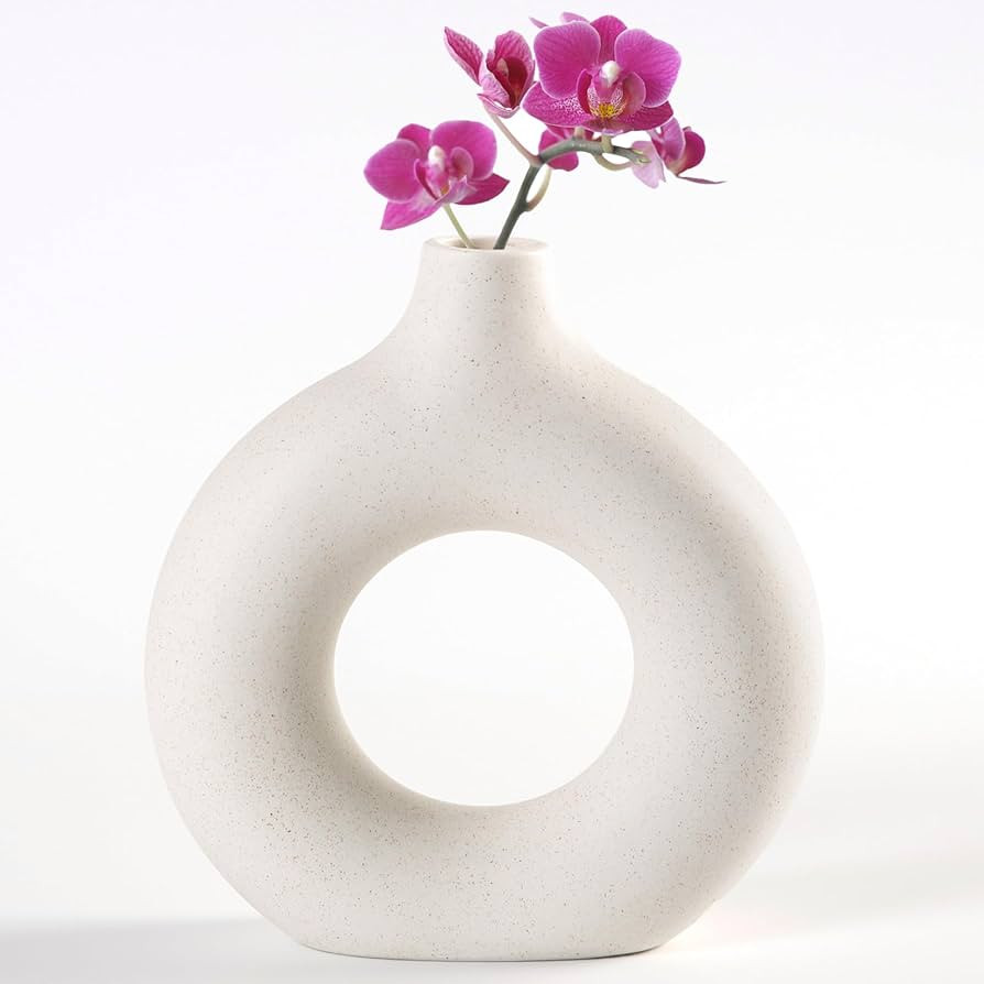 YGEOMER 7.68" Ceramic Vases White Vases Round Matte Pampas Grass Vases Boho Decorative Vases for ... | Amazon (US)