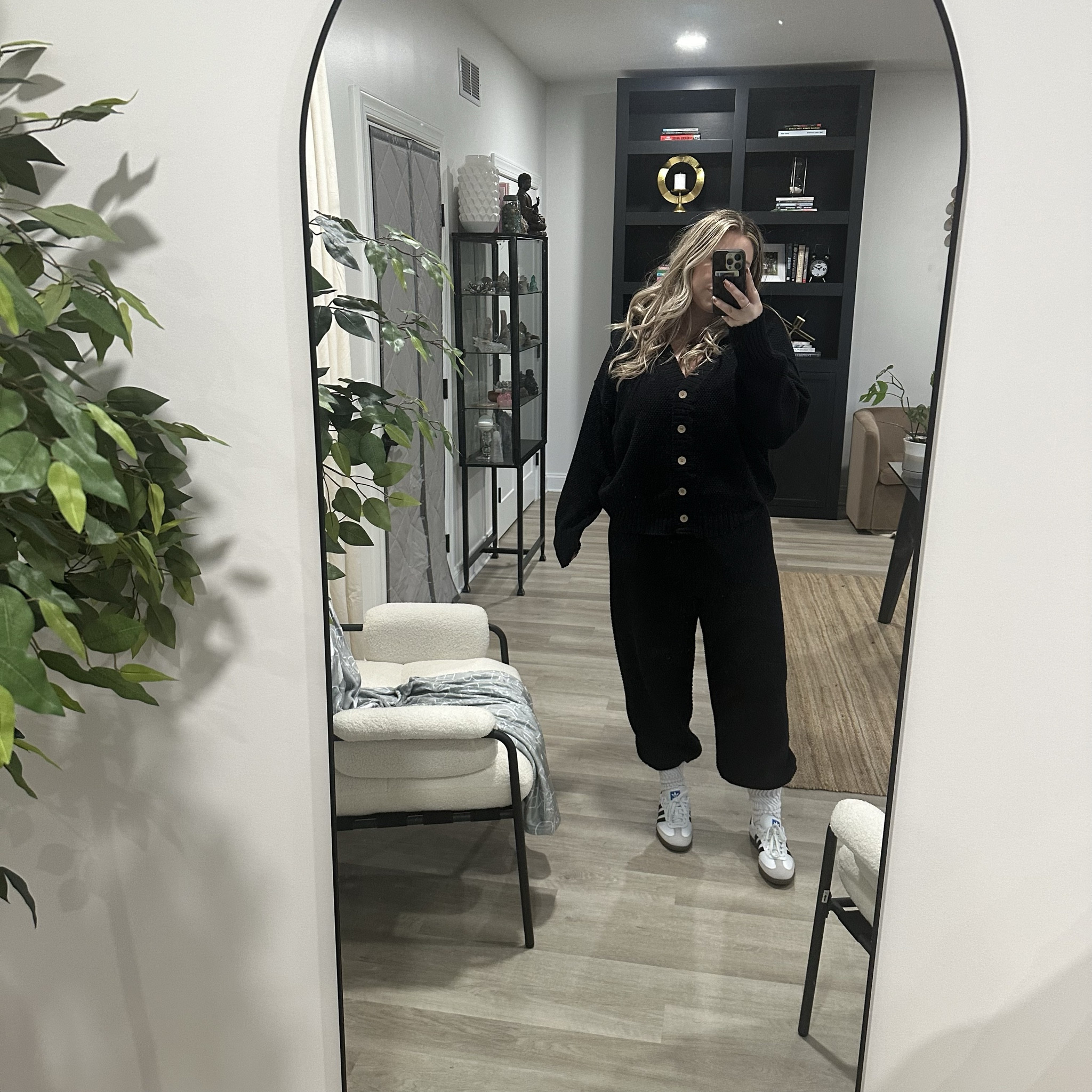 The most comfortable sweater outfit for this gloomy day 🖤 true to size #freepeople 

#LTKSeasonal #LTKplussize #LTKmidsize