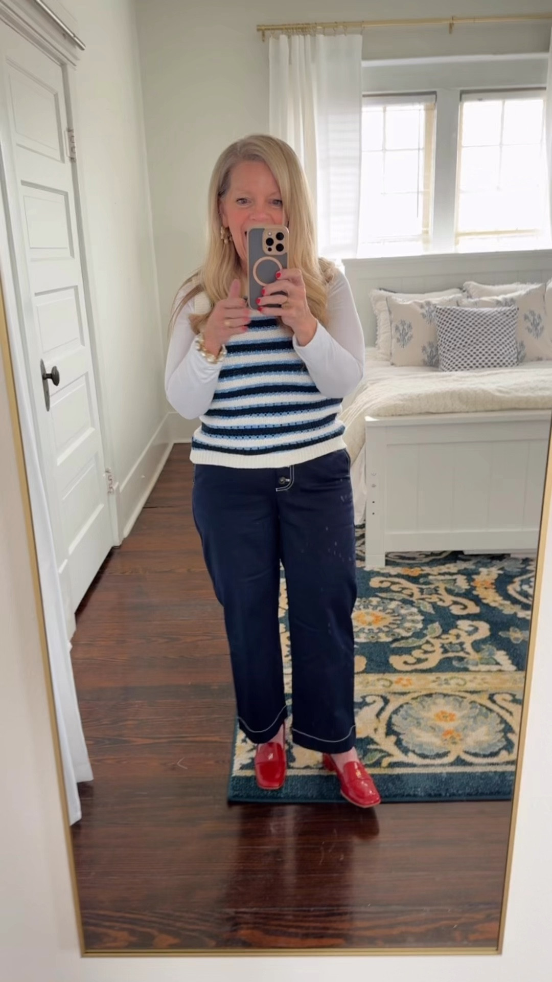 The best spring drop from Loft! These pants are absolutely amazing. The pants have a little bit of stretch, a five button fly, and they come in petite and regular. Linking them here along with some of my other favorites!