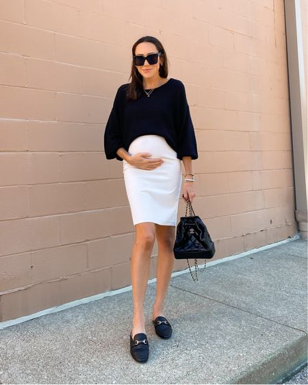 Pregnancy outfit. Maternity outfit. Pregnant. Second trimester. Bump style. Bump fashion.

Wearing small in skirt & medium in sweater 

#LTKbump
