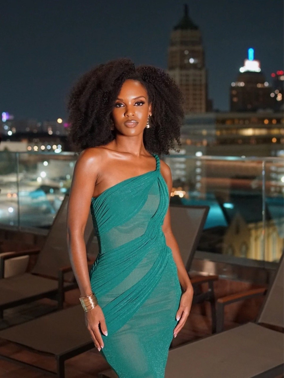 Beautiful green dress from jluxlable. Perfect for the holiday festivities 

#LTKootd #LTKTall #LTKHoliday