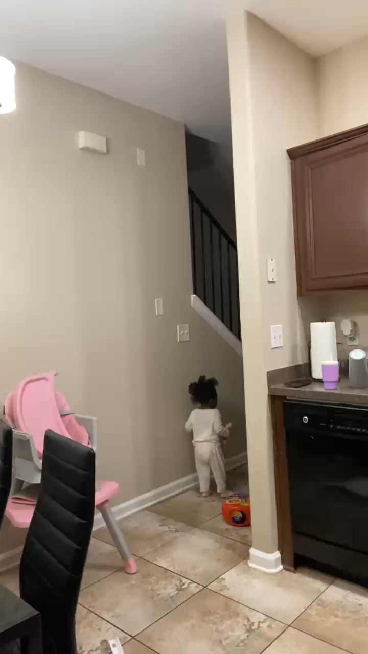 Just me and my baby girl cleaning up the kitchen together 🧹💛
She might be little, but she’s always right by my side. #MomLife
#MomAndDaughter
#CleaningWithKids
#MomContent


#LTKmomlife #LTKmorningroutine #LTKdayinmylife