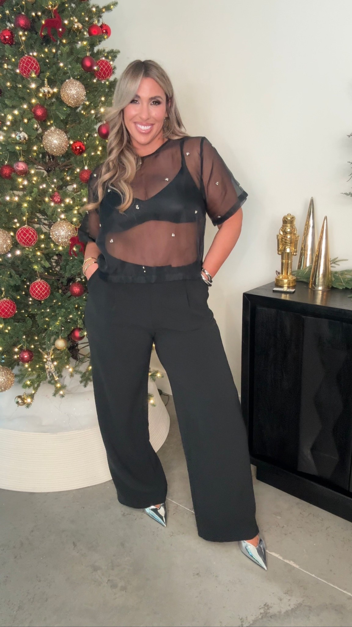 Midsize Holiday Outfit

top XL
pants 14L (stretchy waist) 
bralette XL (fits 36DD) 
linked similar shoes 


Express fashion, winter wardrobe essentials, monochrome outfit, holiday outfit, christmas eve outfit, midsize style 

#LTKMidsize #LTKSaleAlert #LTKHoliday