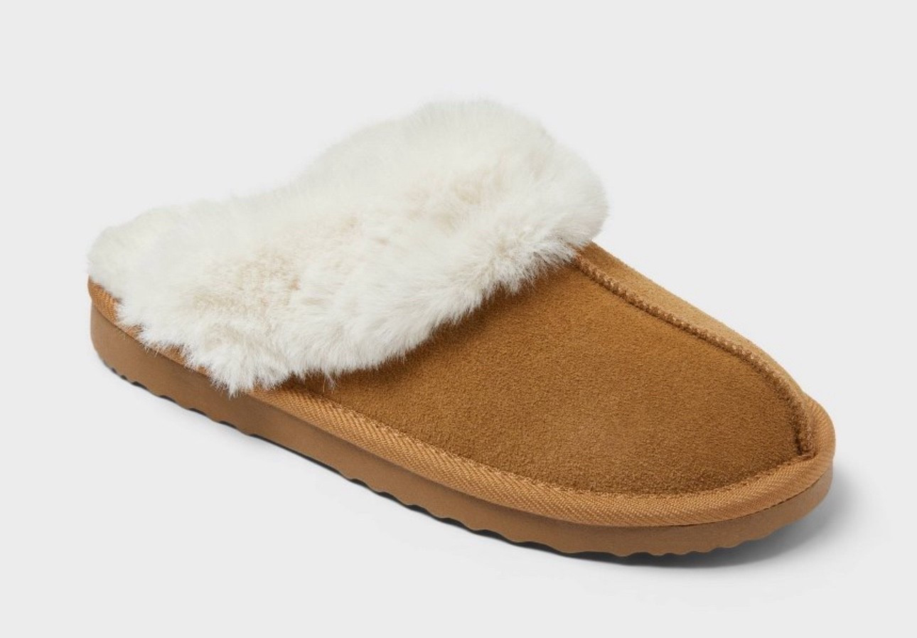 Ugg Dupes for $20 

So soft but so sturdy! 
