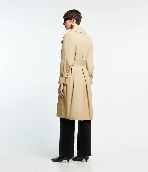 Trench Coat em Gabardine com Cinto Fivela e Bolsos Lapela Bege | Renner (BR)