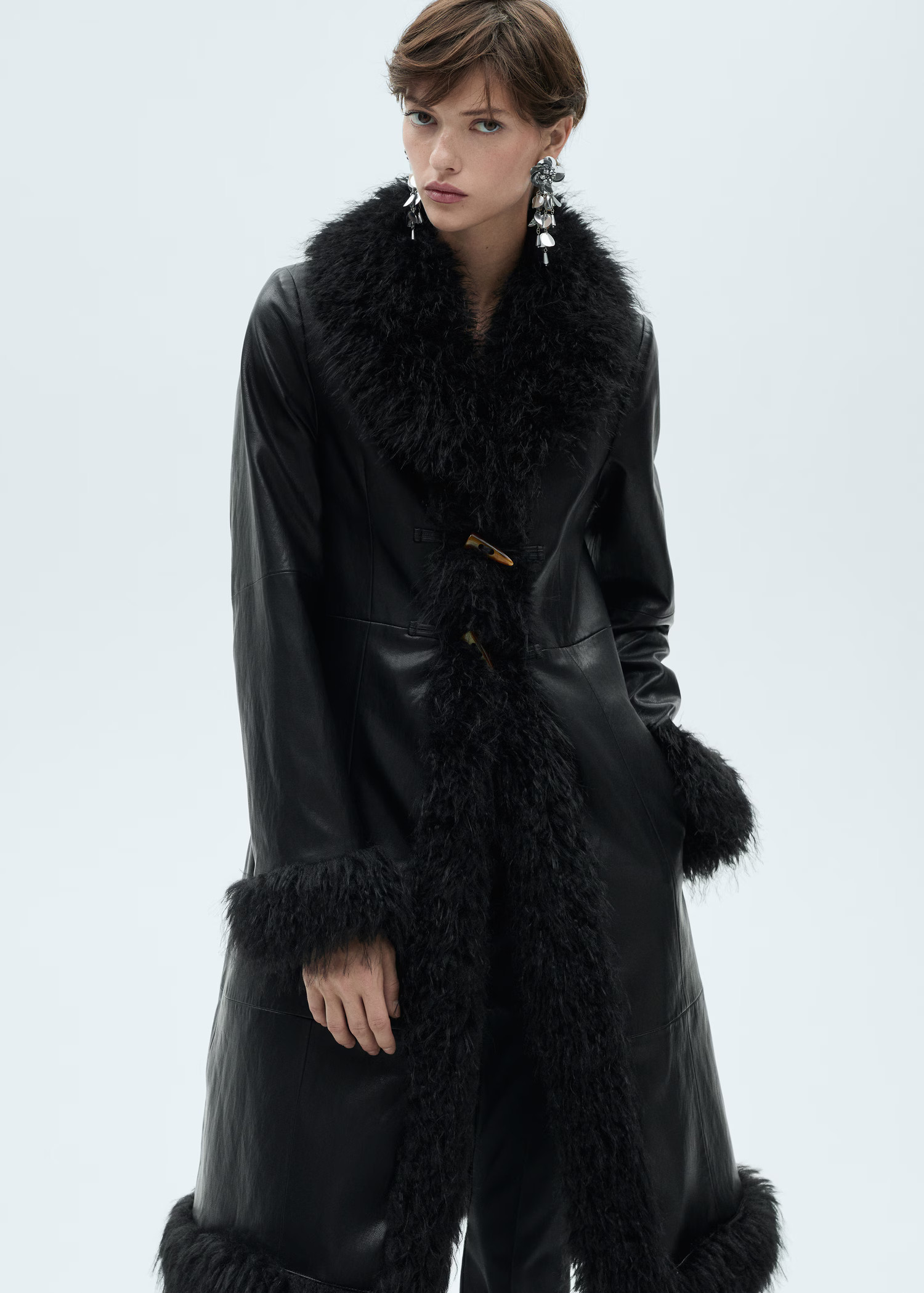Shearling-lined fur-effect coat - Women | MANGO Canada | Mango Canada