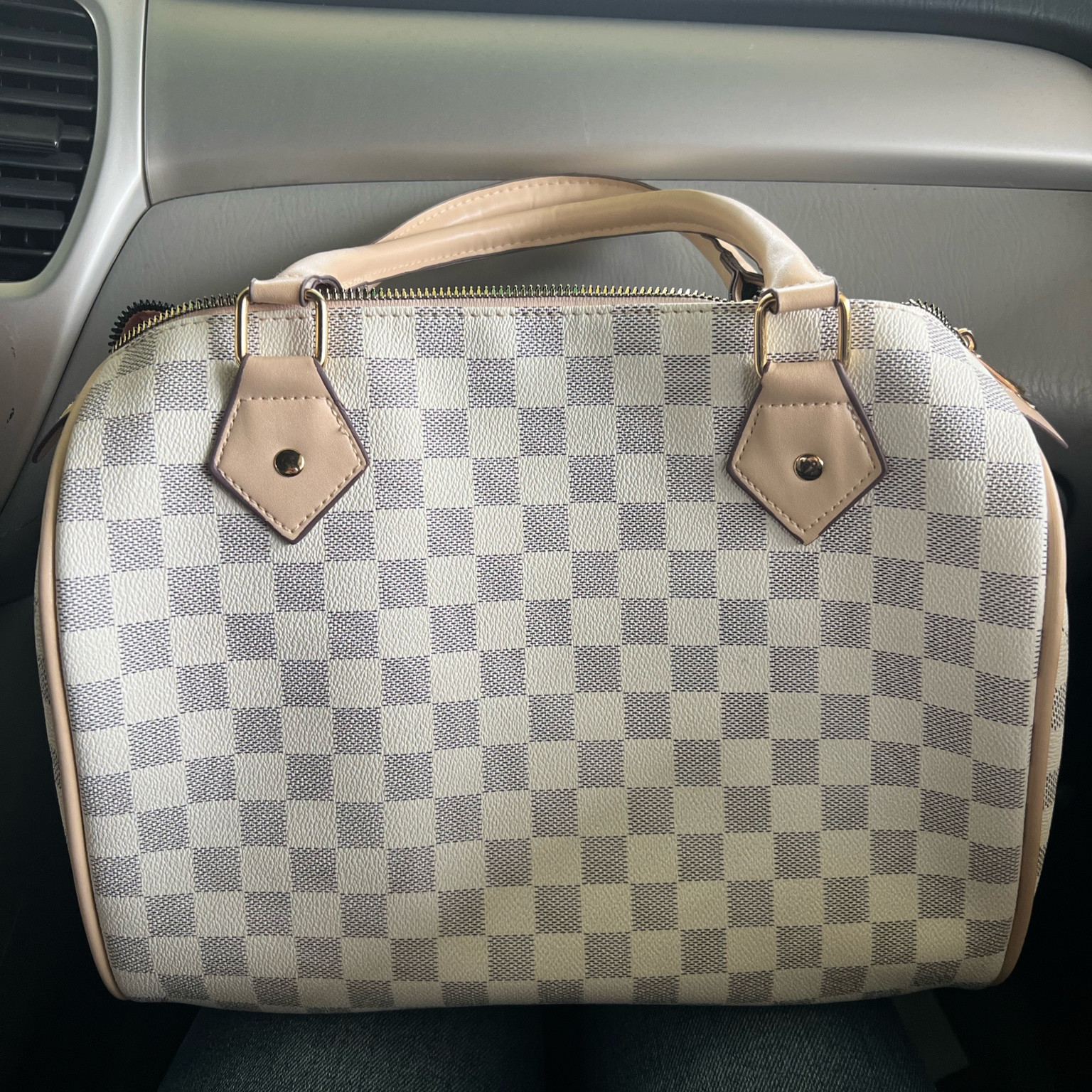 Under $50!! 🤩👏🏼

Dhgate, dupes, designer inspired, save or splurge, look for less, spring bags 

#LTKitbag #LTKstyletip #LTKfindsunder50