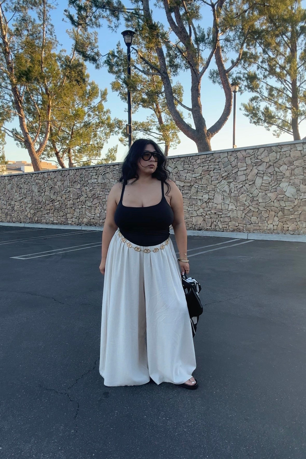 Curvy Summer Outfit

*Pants are extremely long. I’m 5’3 for reference and wearing an xl (the waistband has stretch and you can size down-which I recommend)

*Top wearing an xl (can size down too)

#LTKPlusSize #LTKMidsize #LTKgrwm
