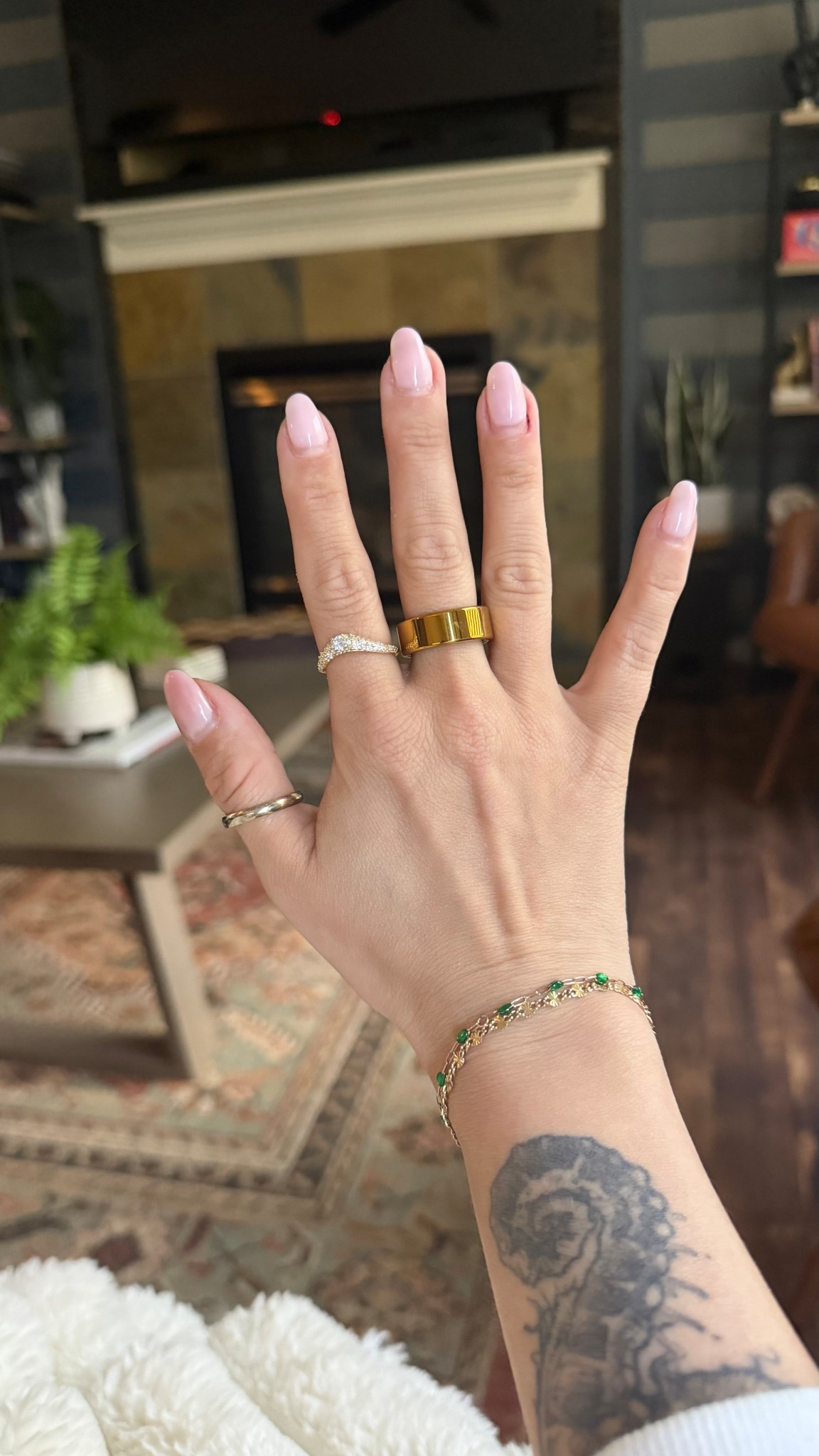 Smart gold oura ring dupe 


#LTKfitnessgoals #LTKselfcare #LTKgrwm