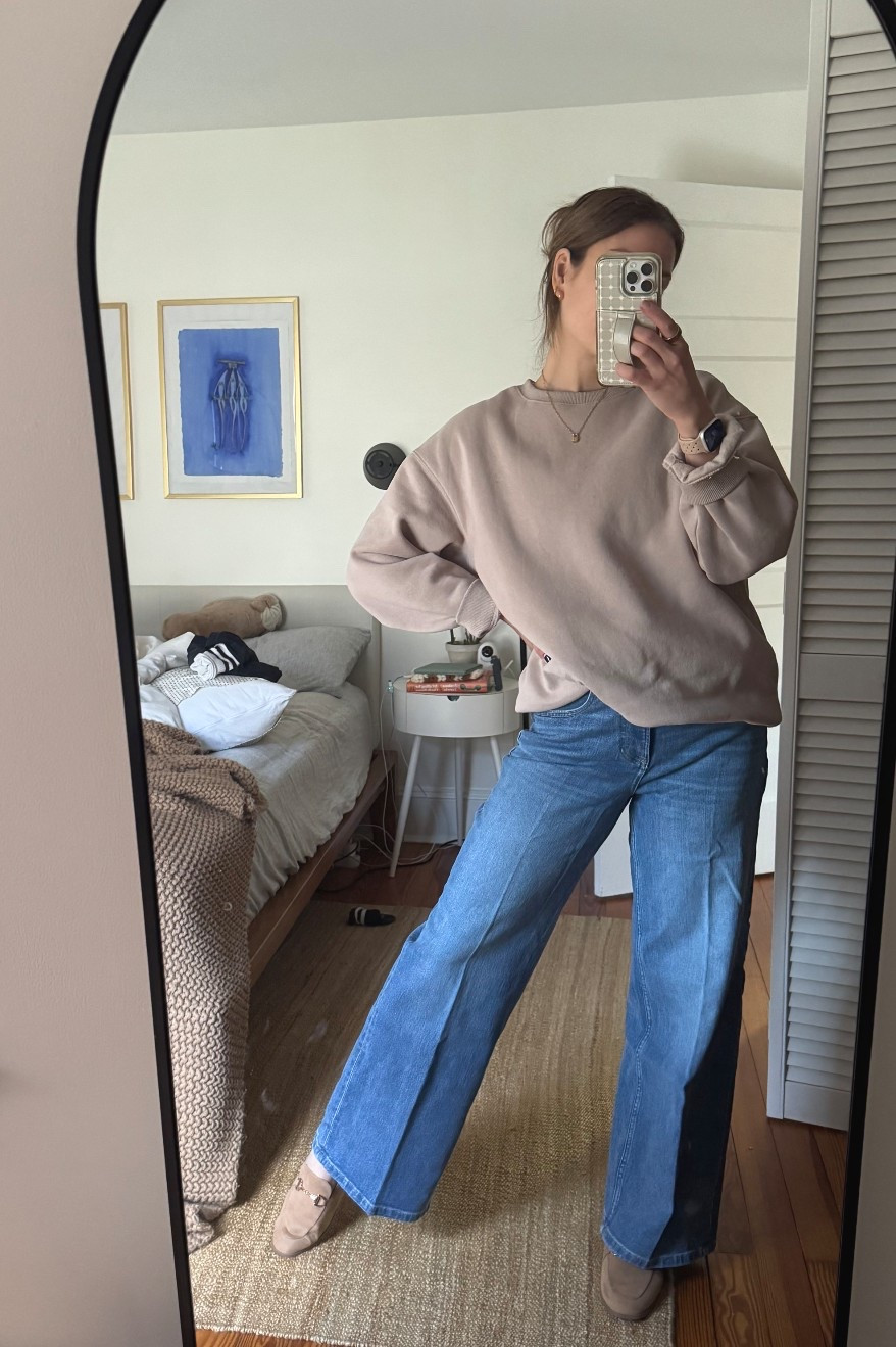 Work from home in the BEST new jeans a girl has ever had 🤤 

#LTKWorkwear #LTKGiftGuide #LTKmomlife