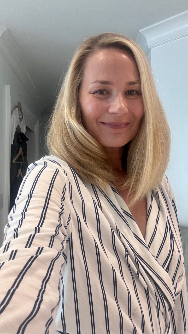 4 quick and easy steps to achieve an at home blow dry…

Comment HAIR for links 🔗 will also link in stories 

What is your secret weapon for at home blow dries? Share below ⬇️