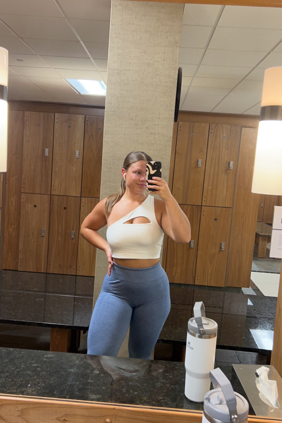 Gym outfit inspiration 

size medium top and bottom 

#LTKfitness #LTKfindsunder50