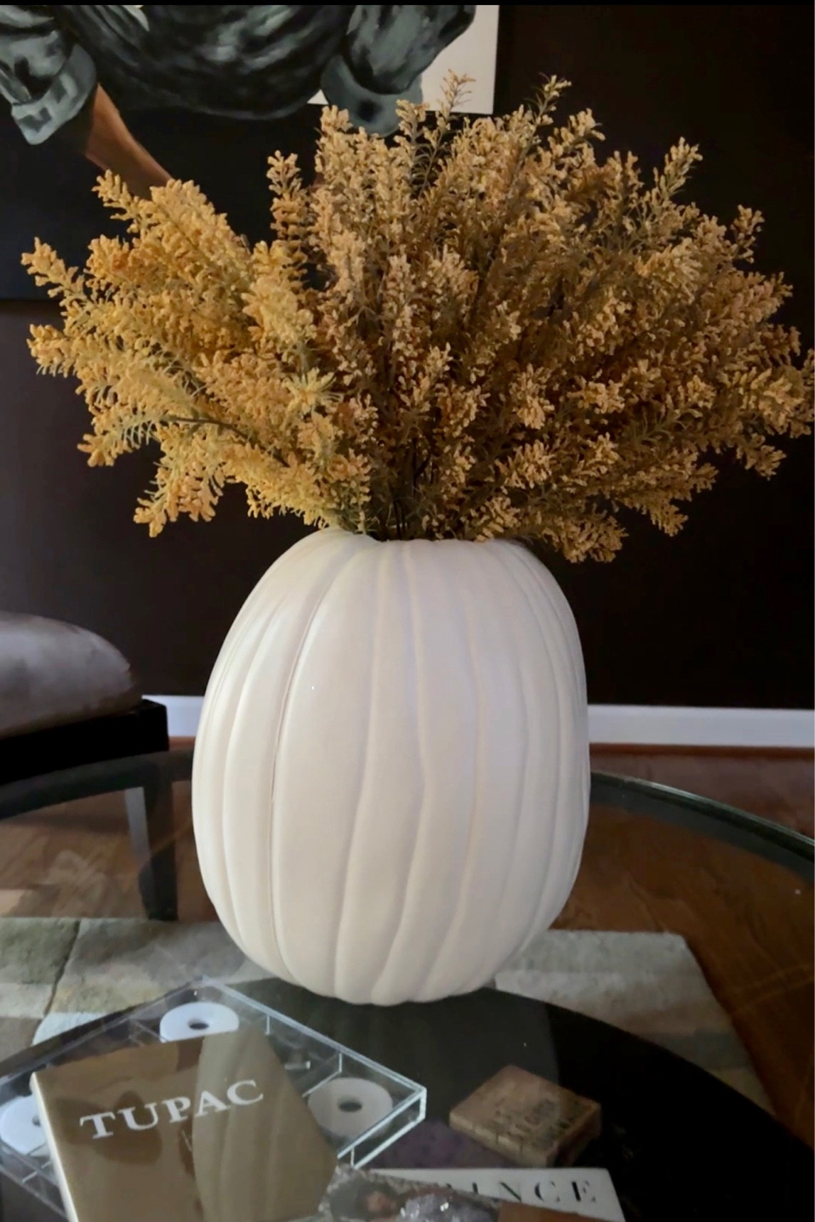 Simple Faux Pumpkin Fall Centerpiece


#LTKhome 

#LTKSeasonal