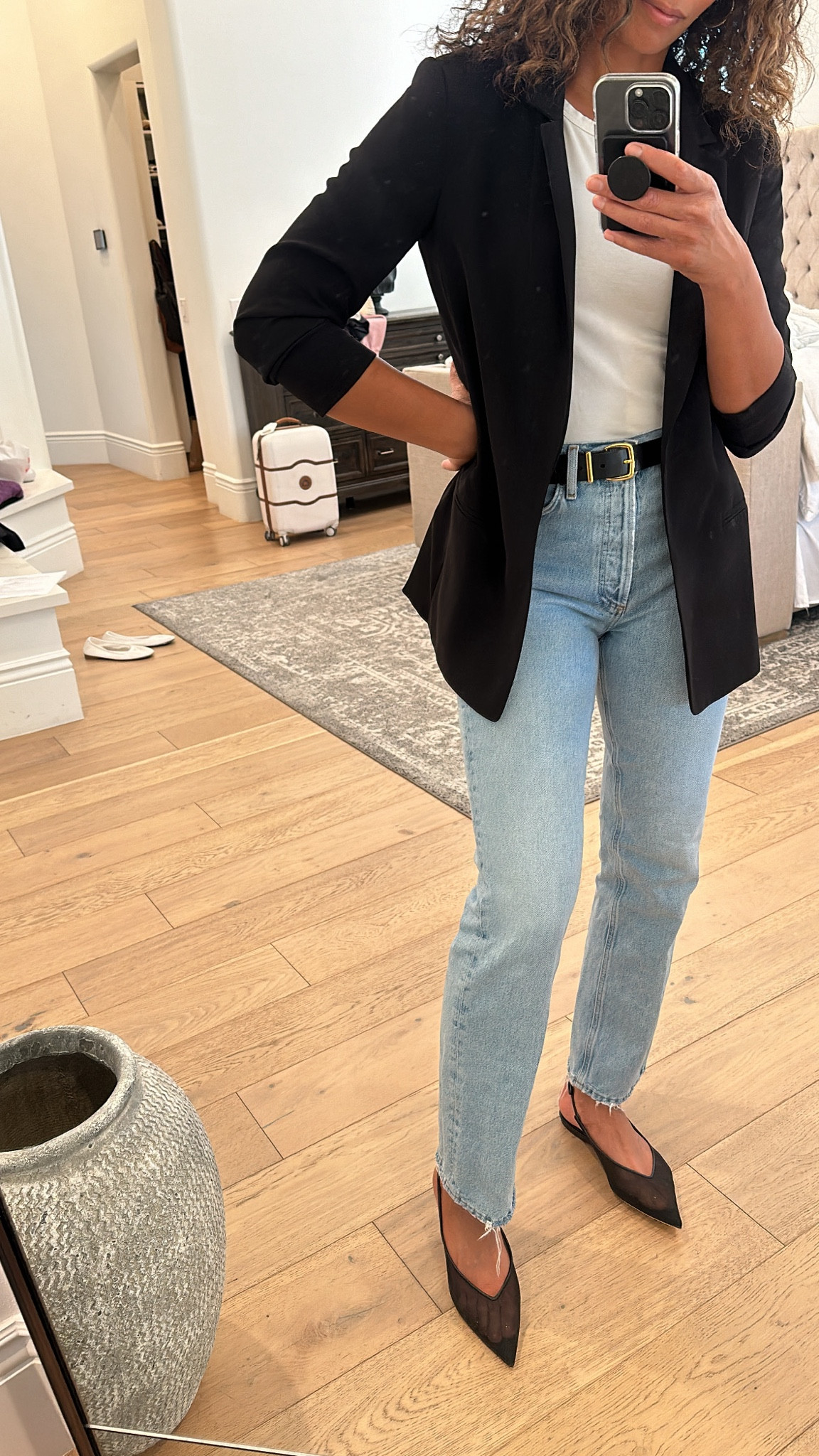 CHIC SUMMER FLATS//these comfy slingbacks will elevate any basic look!! Dress them up or down, perfect for the office and travel!! Fit true to size.



#LTKOver40 #LTKStyleTip #LTKShoeCrush