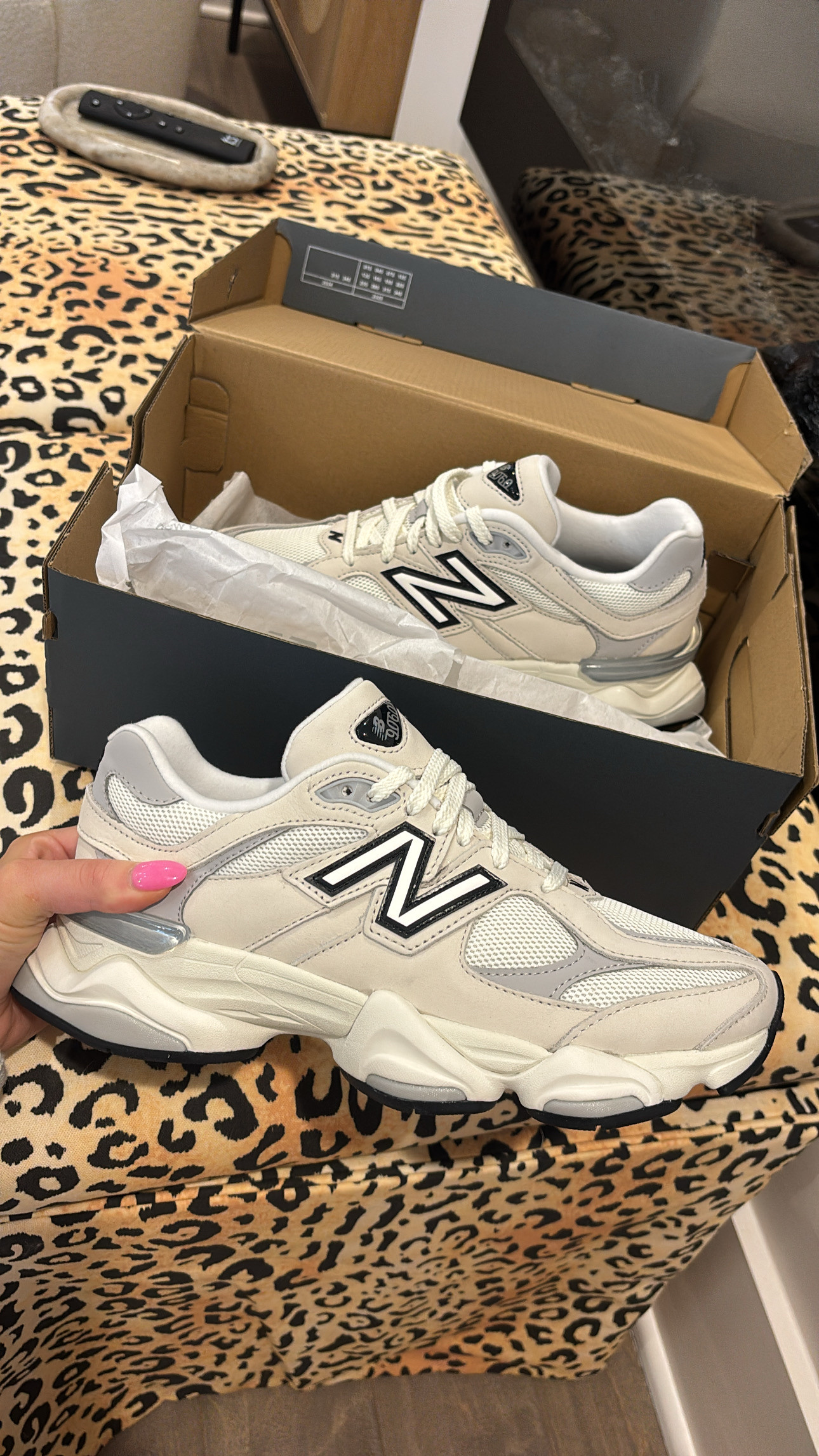 These have been my go-to everyday sneaker🥰

As cute as they are comfy!!



Spring 2025, new balance 9060, sneakers, tennis shoes, casual, walking, jogging, active, sidneymarieduke 

 #LTKdayinmylife #LTKActive