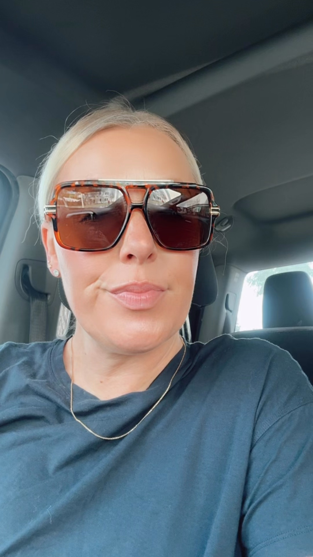 These sunglasses instantly elevate any outfit



#LTKgrwm #LTKOver40 #LTKootd