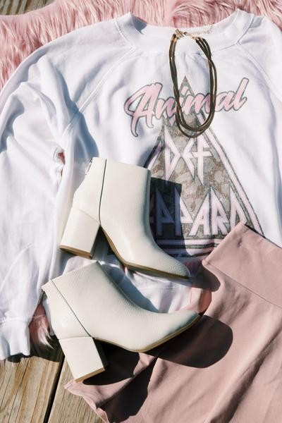 Def Leppard Animal Sweatshirt, White | North & Main Clothing Company