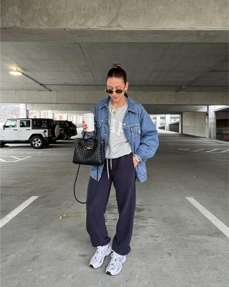 4/22/24 Moving day outfit 🫶🏼 comfy casual outfit, comfy outfit inspo, comfy outfits, navy sweatpants, Levi’s denim jacket, new balance sneakers, gap sweatshirt, grey gap sweatshirt