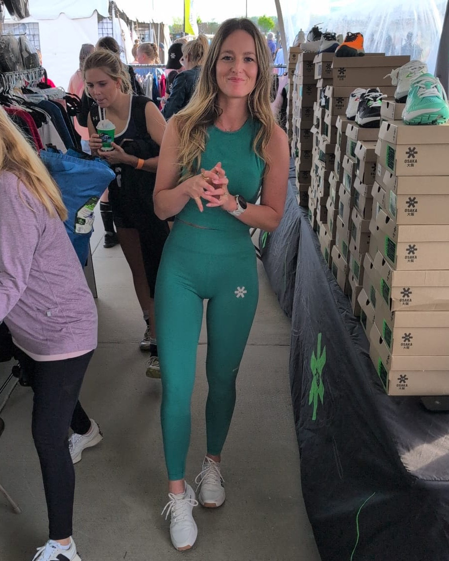 This color is STUNNING with a bronzed summer glow. 

Dare I say I love these leggings for Barre, HIIT, and running more than my ALO sets🤫  (And yes, I have 5 pairs)

I have 20% off OSAKA with my code BRITTANY-20

Tank: Osaka Women Tech Tank, Bayou Green, SM

Leggings: Osaka Women Shimuresu Legging, Bayou Green, SM

Shoes: Osaka Footwear Furo Court, White, size EU 39 / US size 8

(Osakaworld.com)

#LTKWorkouts #LTKRunning wear#LTKActive

#LTKSeasonal #LTKActive