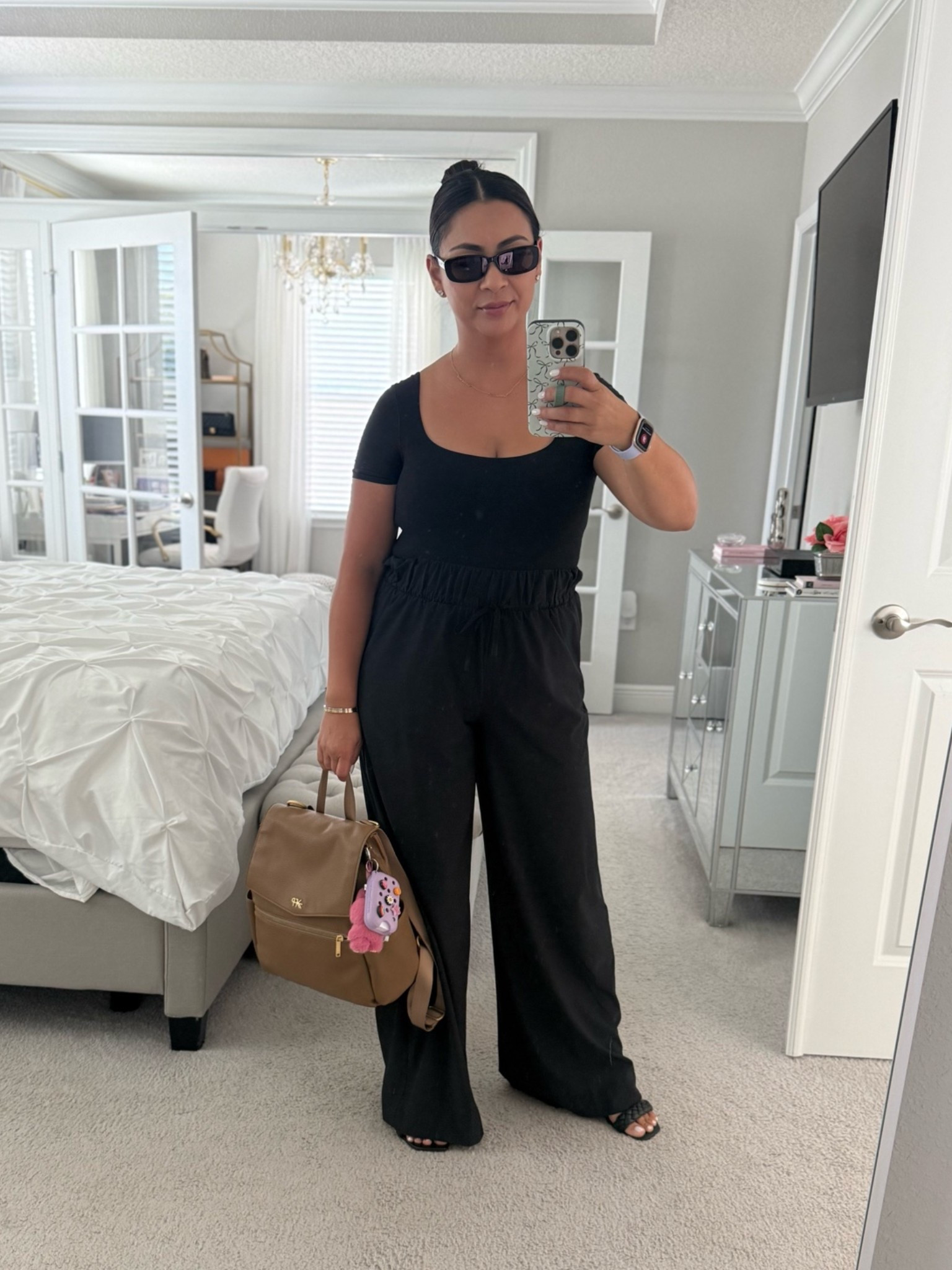 Comfy chic 🖤
