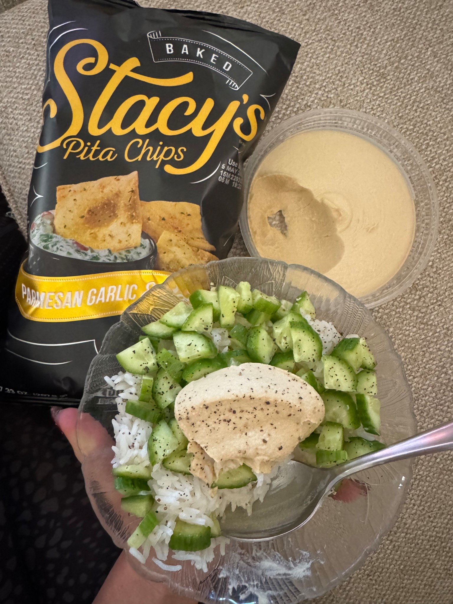 easy and cheap lunch idea that’s on the healthier side 🤤

So at the beginning of the week, I’ve been making a double batch of jasmine rice whenever I make it for dinner (typically with my teriyaki salmon or bourbon chicken) and then use it for lunches for myself for the rest of the week. I’m obsessed with cucumbers so I’ll slice those up and put a big scoop of hummus on top with ground black pepper and it’s soooo delicious! (I’ve also added some little tomatoes or left over chicken breast, but my favorite is just this simple combo) 
So easy and quick to make plus you don’t feel like you’ve eaten too heavy 🫶

Plus these Stacy’s Parmesan garlic and herb pita chips are littyyyyyyy with some hummus! 


#LTKfoodie #LTKstorytime #LTKmomlife