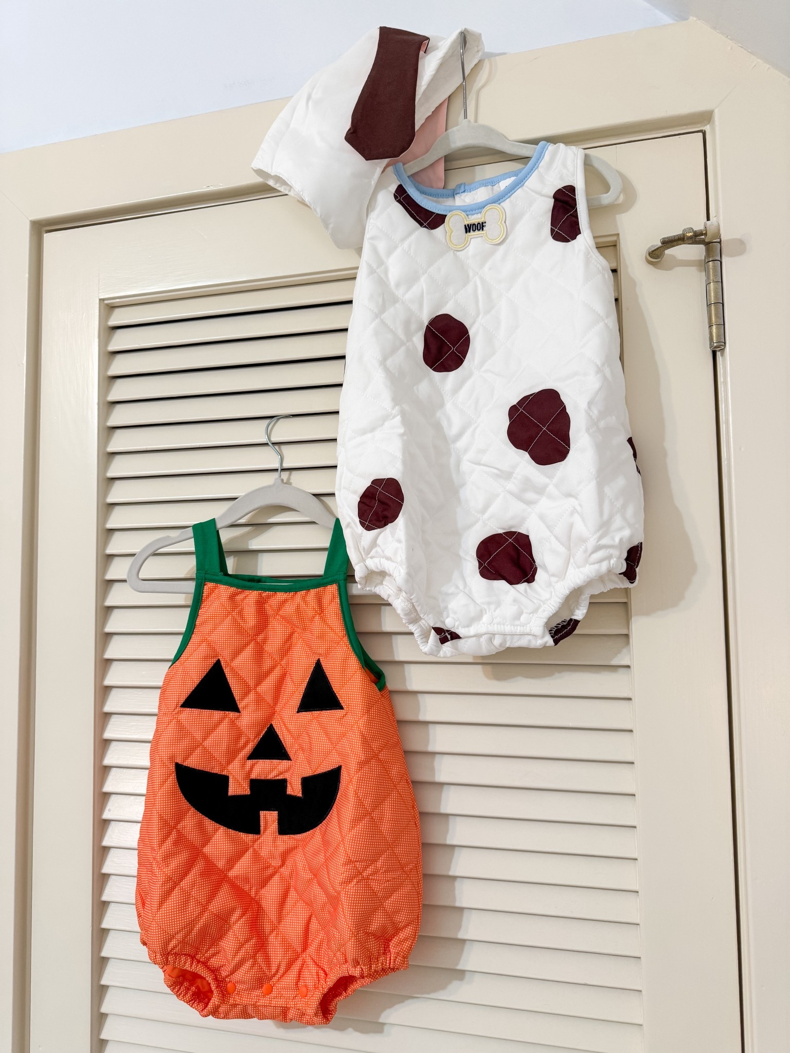 some sweet little Halloween costumes for your baby boy! these d*pes are perfect for daycare/school parties, trunk or treats, or neighborhood hay rides! The my have snap closures and fit roomy—great for adding a Peter Pan collar shirt or turtleneck underneath!

Amazon Dupe
The Beaufort Bonnet Company
Halloween Costume
Toddler Halloween
Baby Halloween
Baby Costume
Kids Costume
Pumpkin
Puppy

#LTKFindsUnder50 #LTKBaby #LTKKids