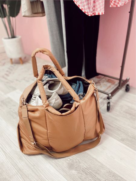 The absolute best target weekender bag! A total must have for any spring break trips!

Travel
Bag
Tote
Mom 
Teacher


#LTKstyletip #LTKunder50 #LTKFind