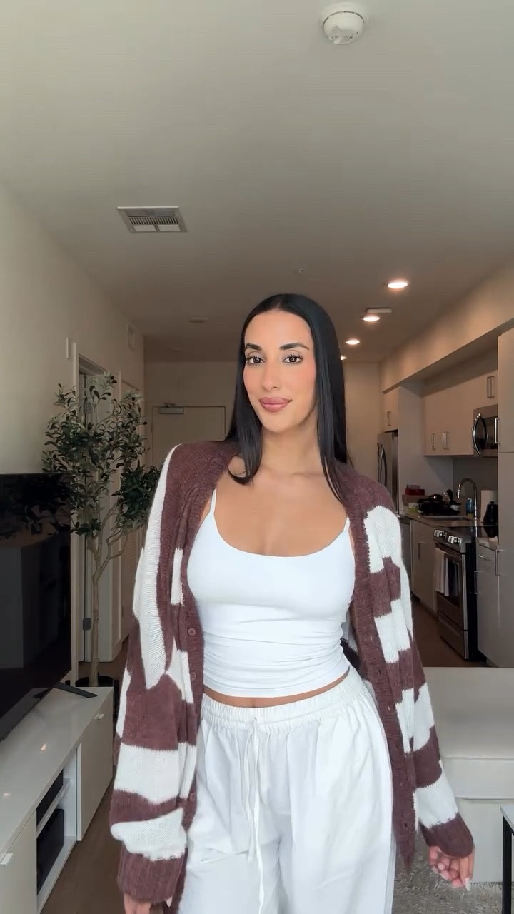 Cozy ootd🤍

#casualoutfits #cozystyle #stylediary

#LTKWorkwear #LTKgrwm #LTKootd